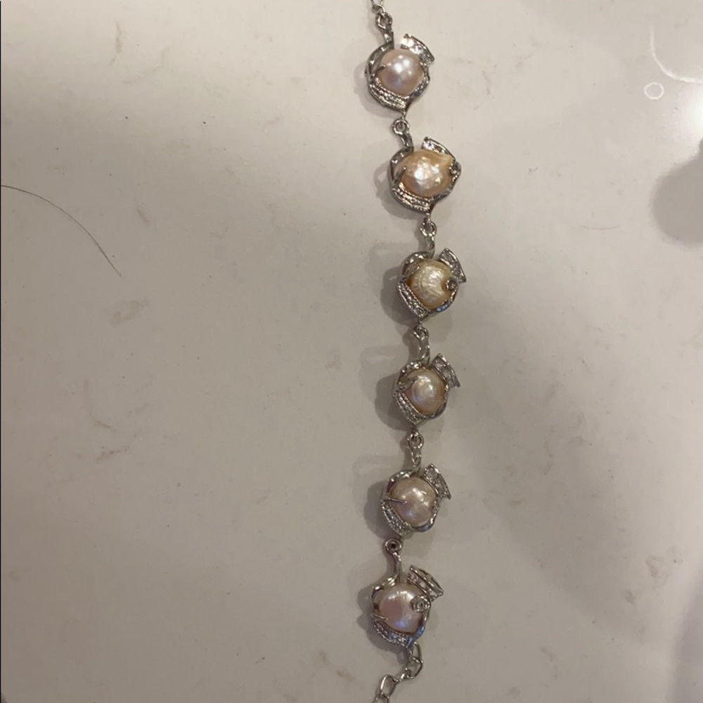 Pearl bracelet